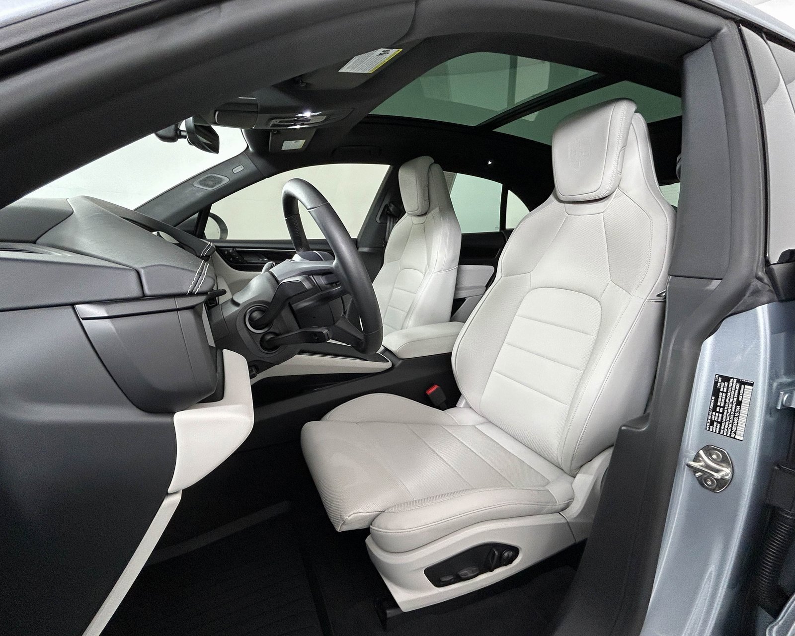 Used 2025 Porsche Macan 4S Electric image 5