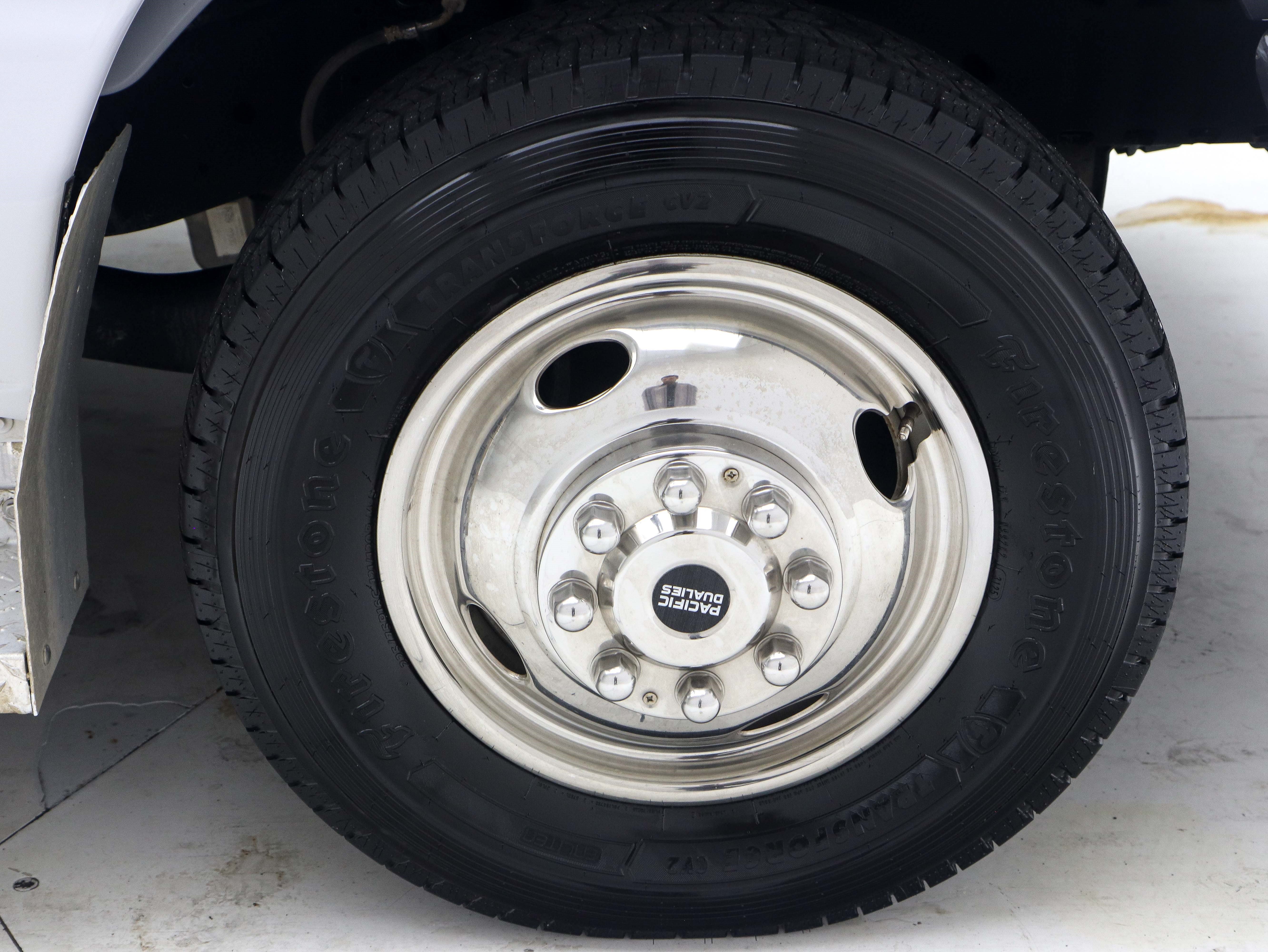 Used 2023 Ford E-450 and Econoline 450 Super Duty w/ Power Windows & Locks Group RWD image 32