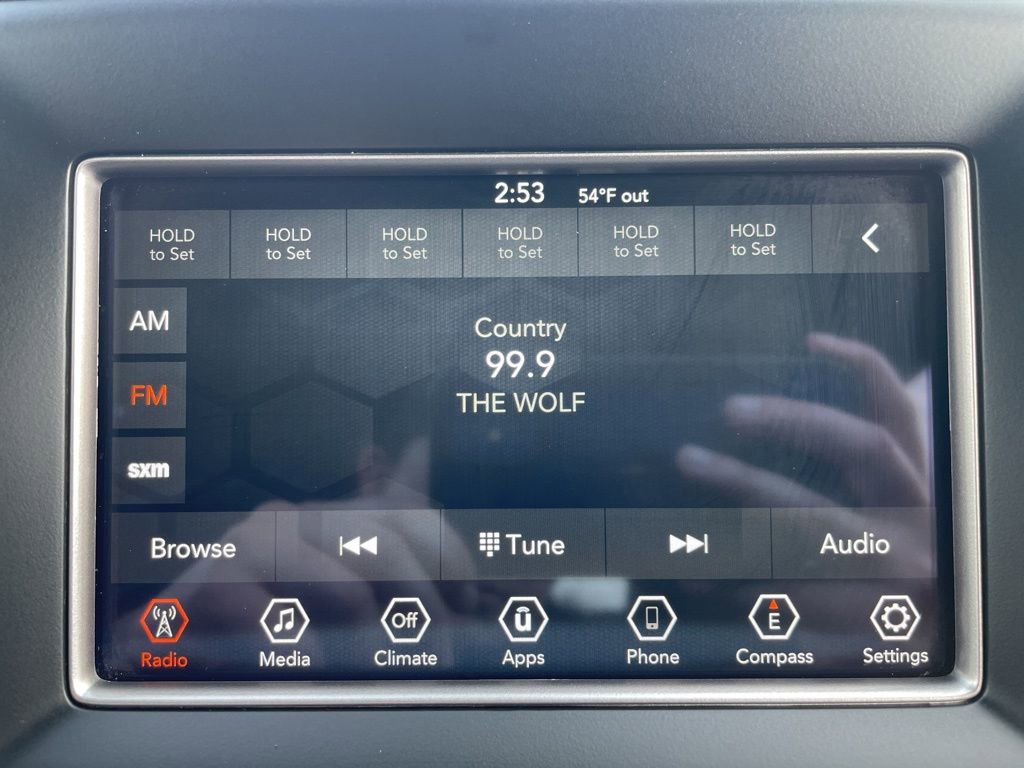 Used 2019 Jeep Grand Cherokee Laredo AWD/4WD image 17
