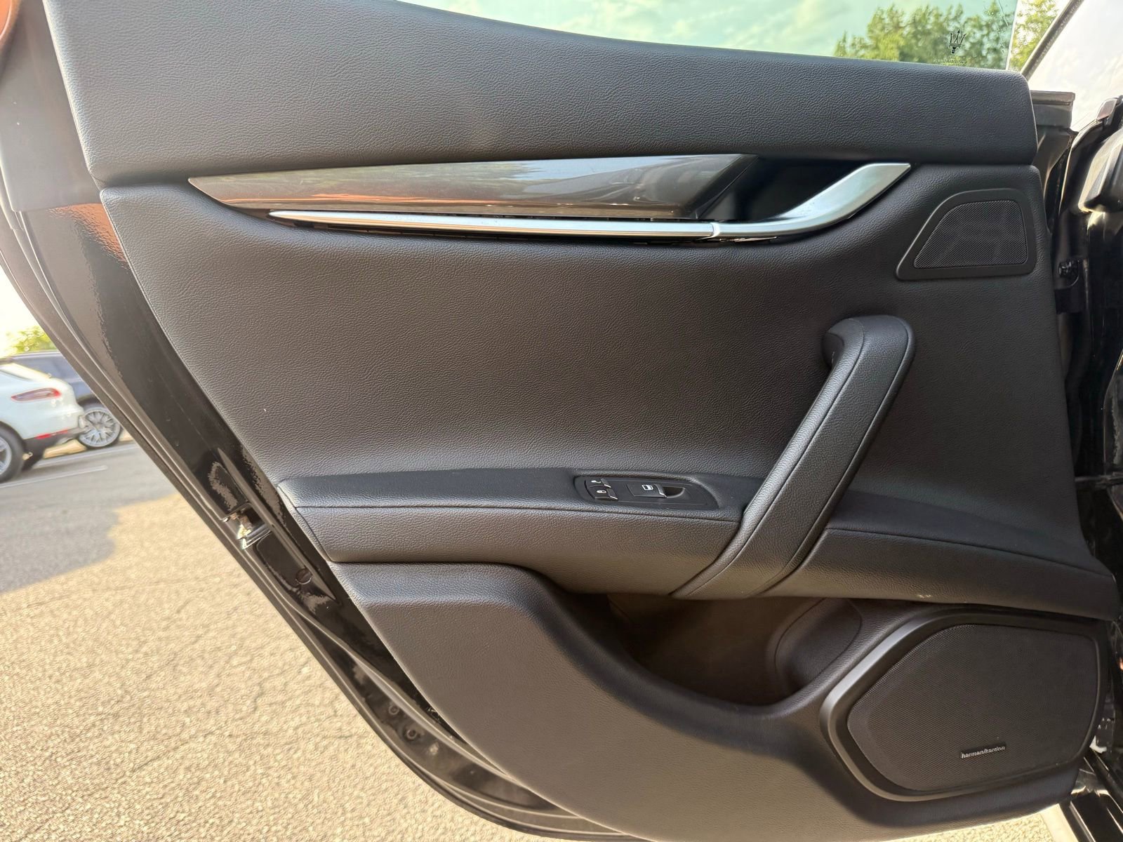 Used 2018 Maserati Ghibli RWD image 29