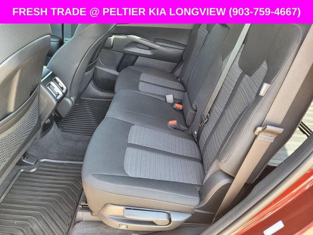 Used 2025 Kia Sorento LX image 17