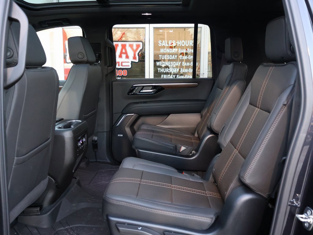 New 2025 Chevrolet Suburban High Country image 27