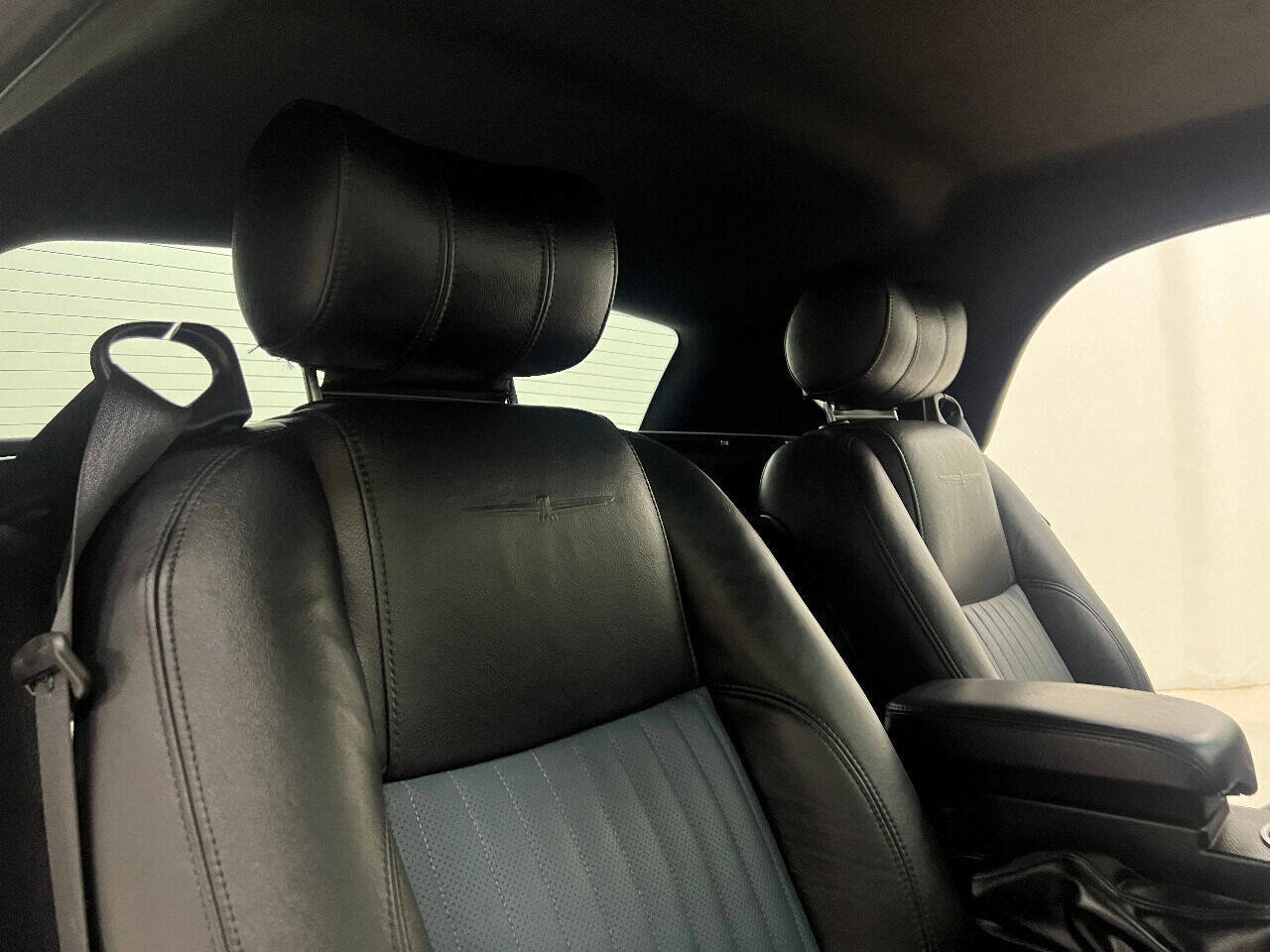 Used 2005 Ford Thunderbird Deluxe image 93