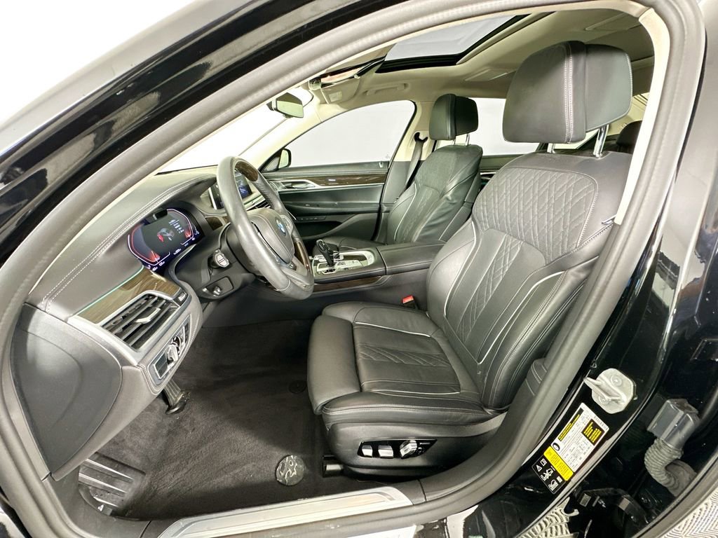 Used 2021 BMW 740i xDrive w/ Premium Package AWD/4WD image 21