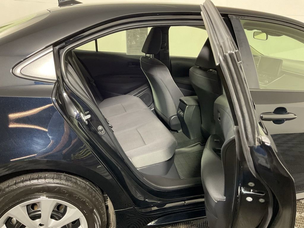 Used 2023 Toyota Corolla LE w/ Carpet Mat Package (TMS) image 33