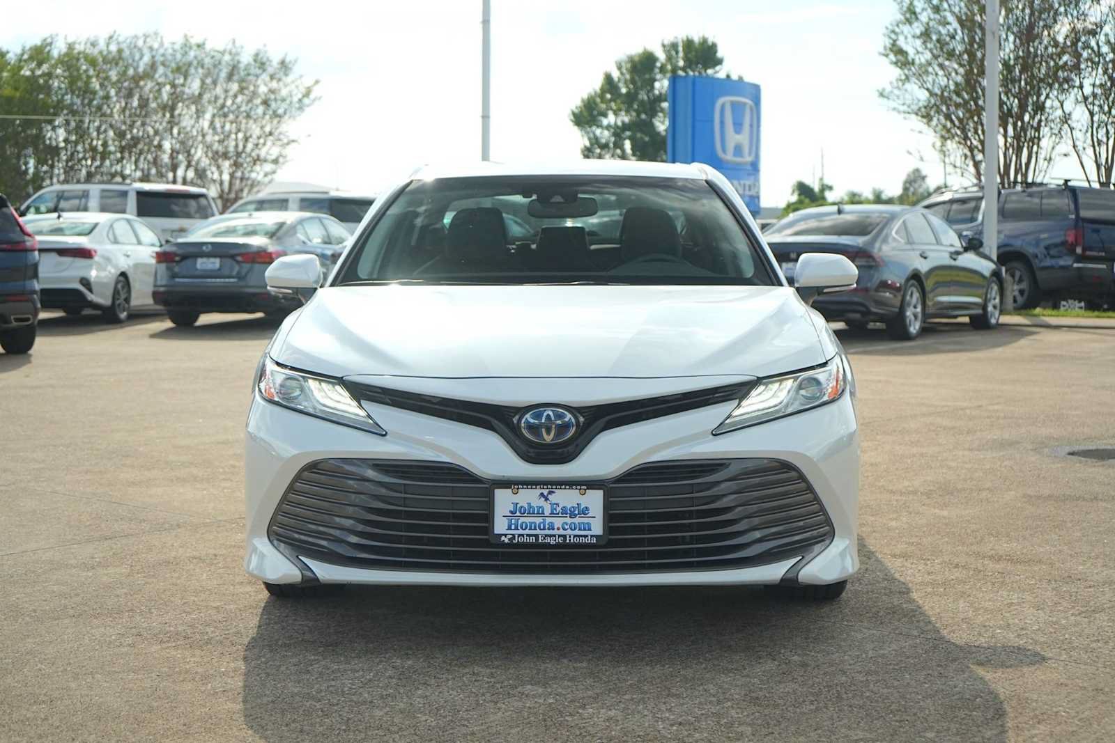 Used 2020 Toyota Camry XLE FWD image 6