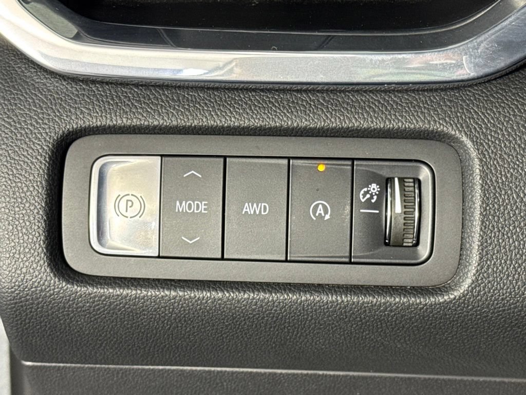 Certified 2026 GMC Acadia Elevation w/ Elevation Premium Package AWD/4WD image 23