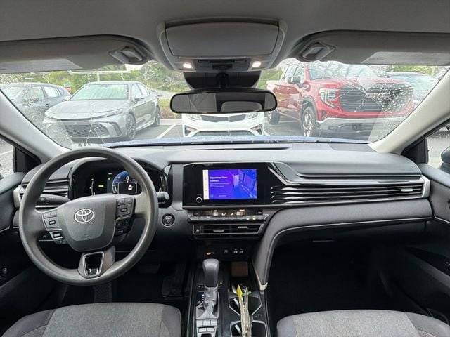 Used 2025 Toyota Camry LE image 19