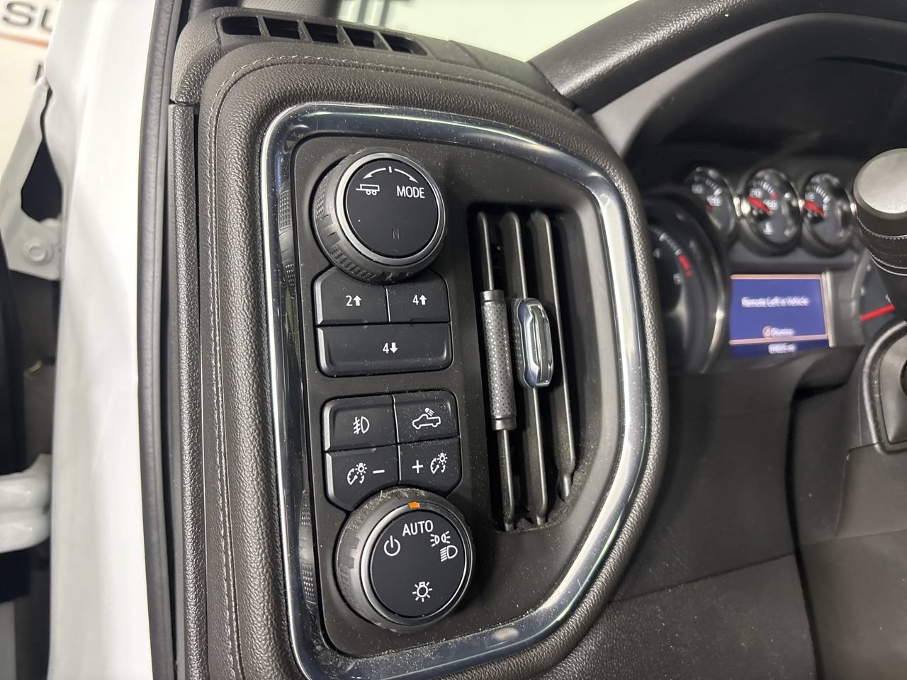 Used 2023 Chevrolet Silverado 2500 LT w/ Convenience Package AWD/4WD image 8