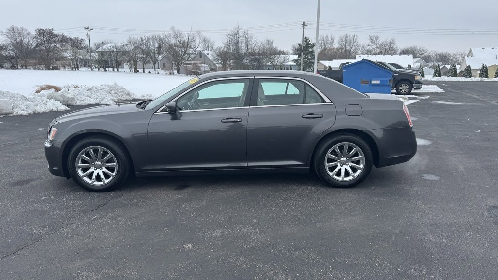 Used 2013 Chrysler 300 Base w/ Driver Convenience Group image 4