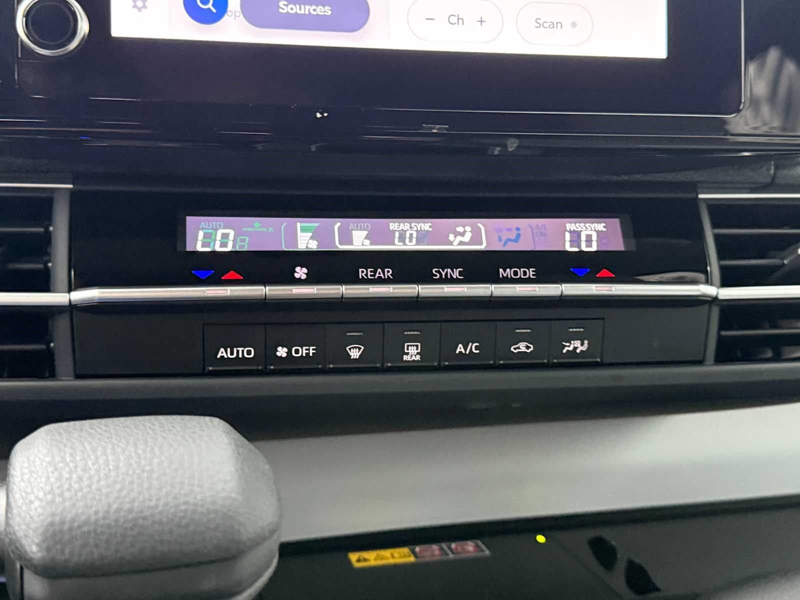 Certified 2026 Toyota Sienna LE AWD/4WD image 18
