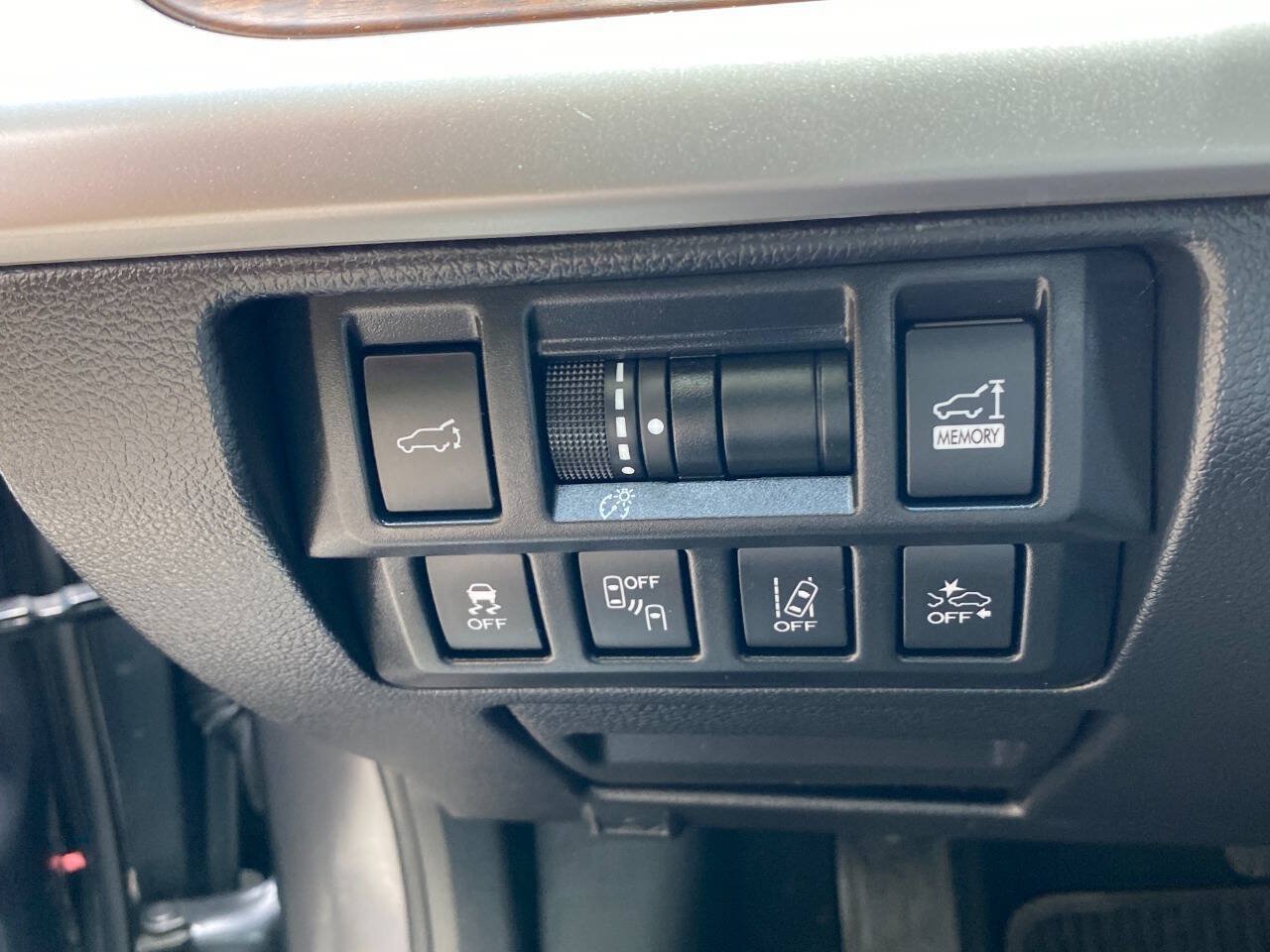 Used 2019 Subaru Outback 2.5i Limited AWD/4WD image 19
