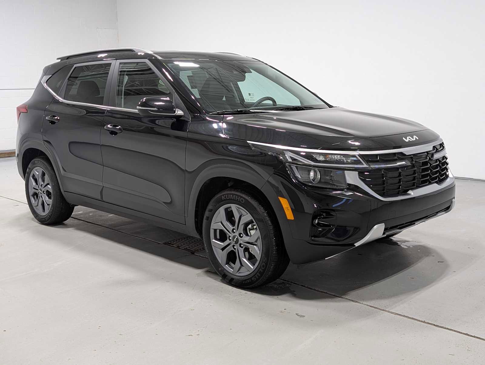 Certified 2024 Kia Seltos S image 6