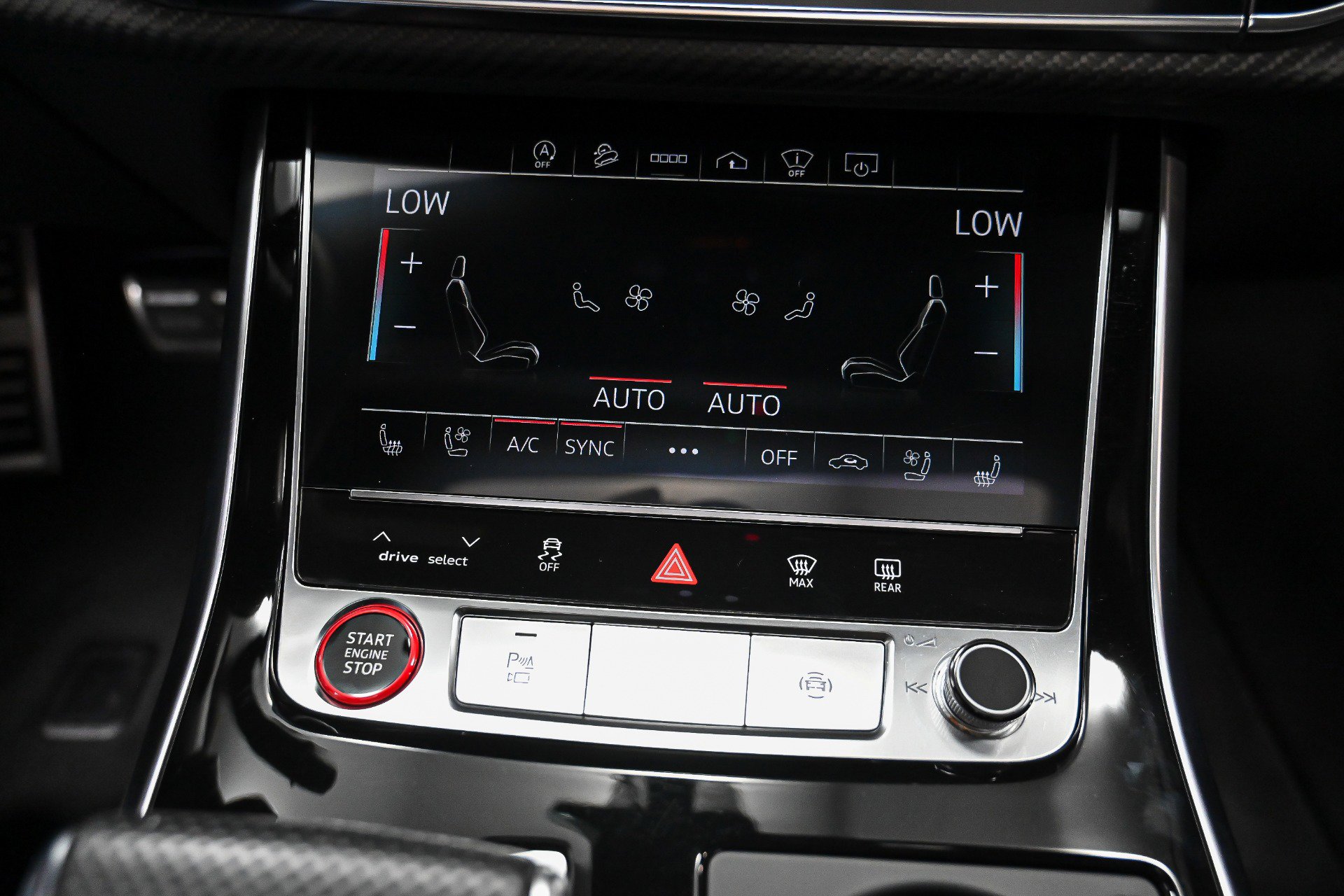 Used 2021 Audi RS Q8 w/ Carbon Optic Package image 26