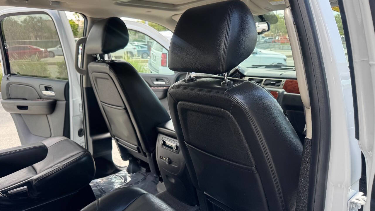 Used 2014 Chevrolet Tahoe LTZ AWD/4WD image 13