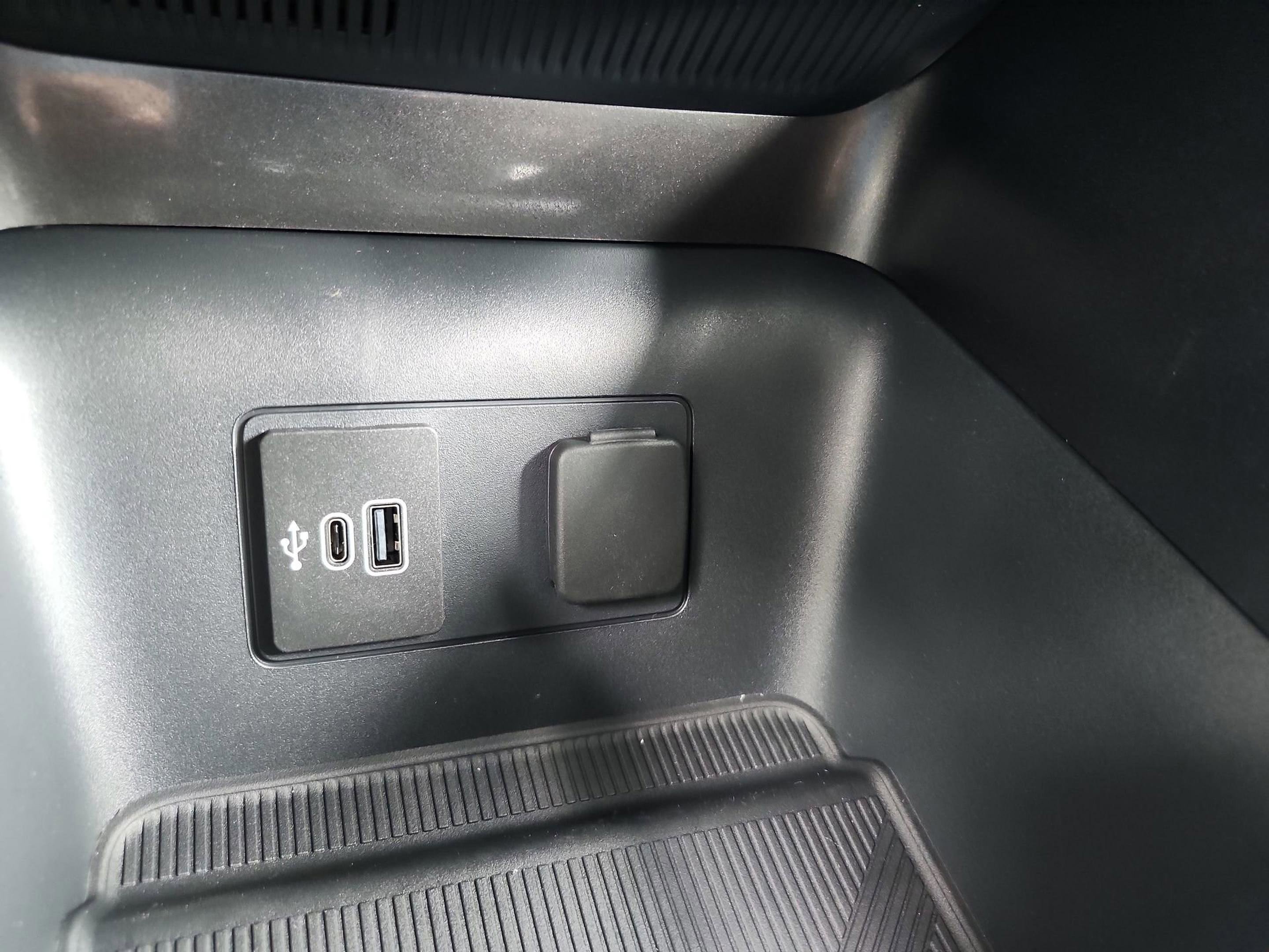 New 2026 Ford Explorer ST-Line image 32