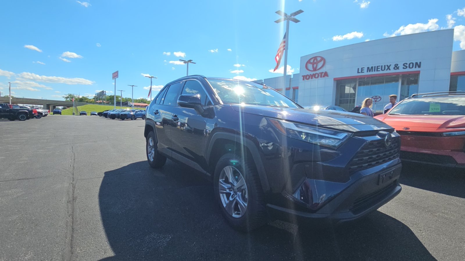 Certified 2025 Toyota RAV4 XLE AWD/4WD image 1