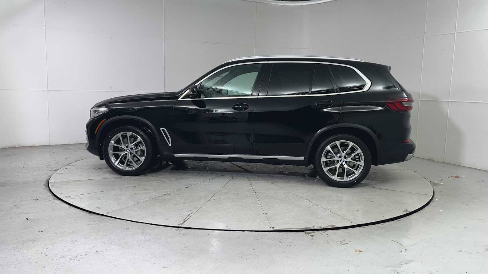 Used 2023 BMW X5 xDrive40i w/ Premium Package image 5