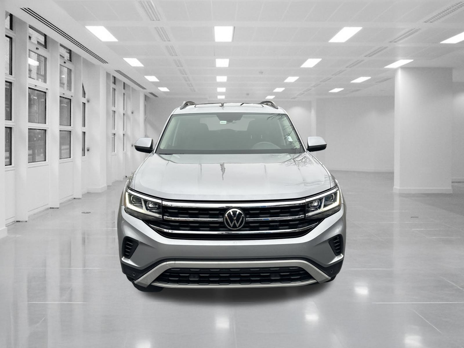 Used 2022 Volkswagen Atlas SE w/ Panoramic Sunroof Package image 2