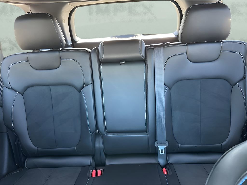 Used 2023 Jeep Grand Cherokee Trailhawk image 12