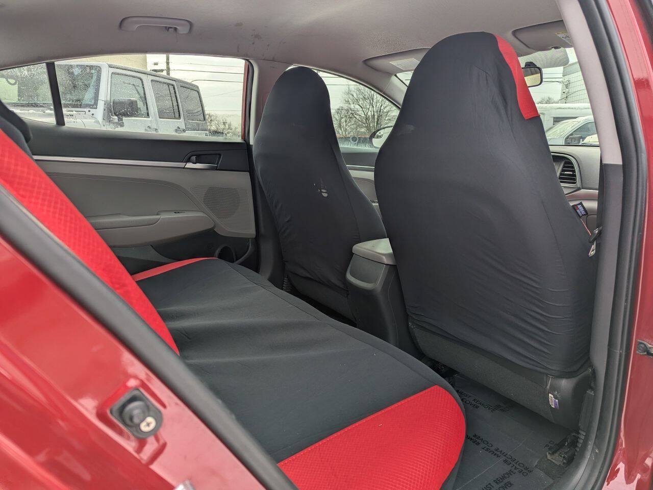 Used 2019 Hyundai Elantra SE FWD image 18