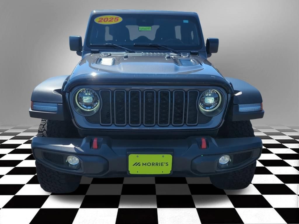 Used 2025 Jeep Wrangler Unlimited Rubicon w/ Convenience Group AWD/4WD image 3