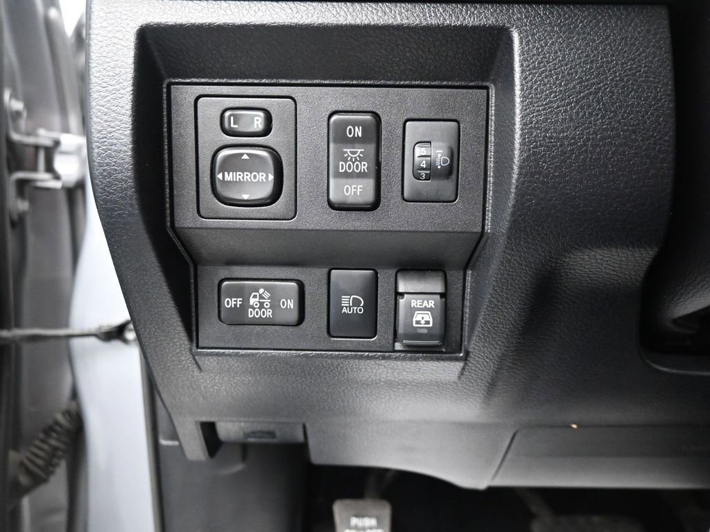 Used 2021 Toyota Tundra SR5 w/ SR5 Upgrade Package AWD/4WD image 20