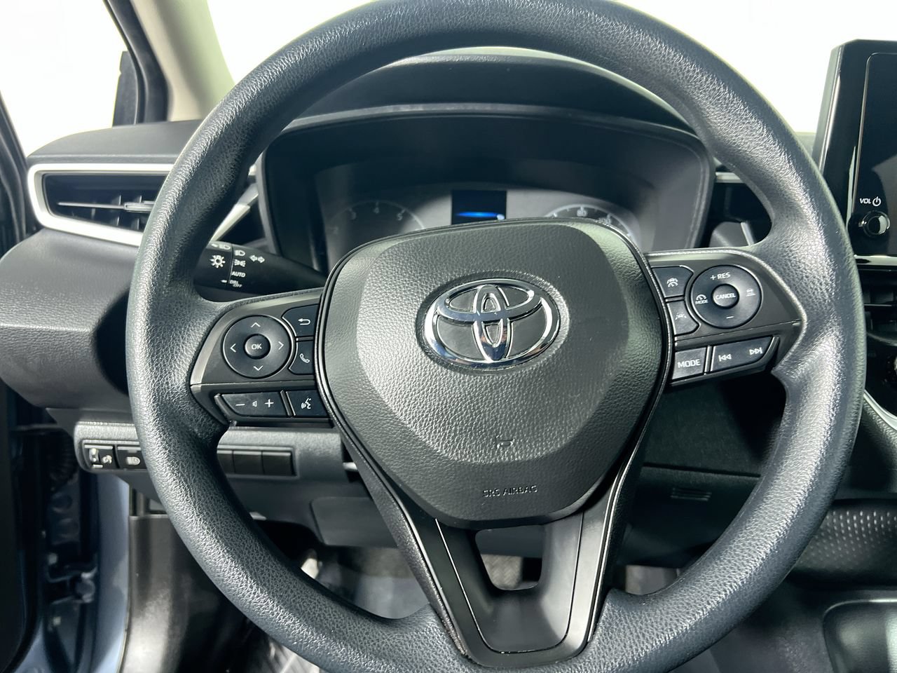 Used 2024 Toyota Corolla LE FWD image 15