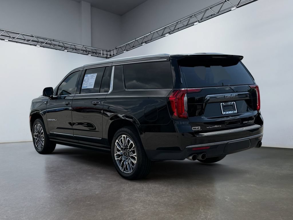 Used 2023 GMC Yukon XL Denali Ultimate w/ LPO, Floor Liner Package AWD/4WD image 5