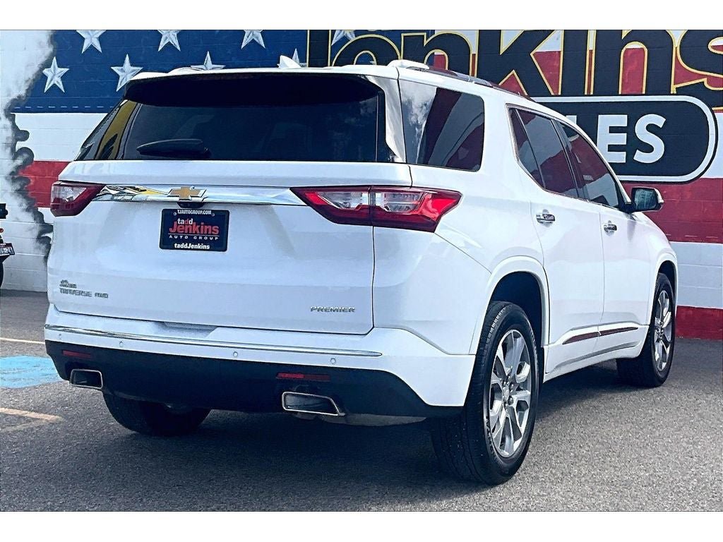 Used 2020 Chevrolet Traverse Premier image 2