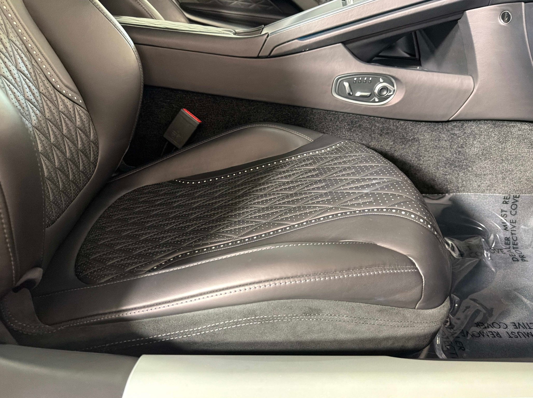 Used 2024 Aston Martin DB12 Coupe RWD image 26
