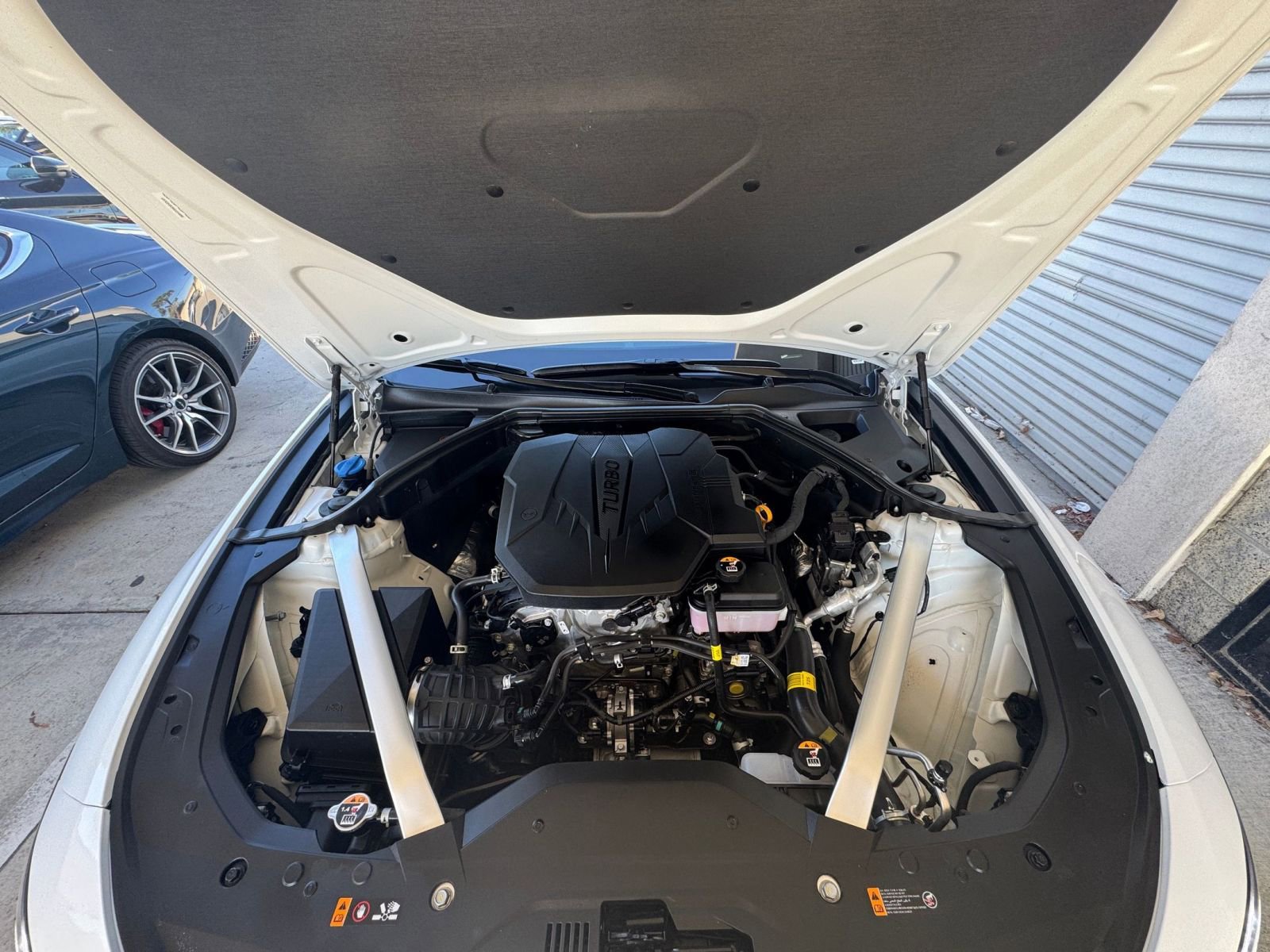 Used 2025 Genesis G70 2.5T image 32