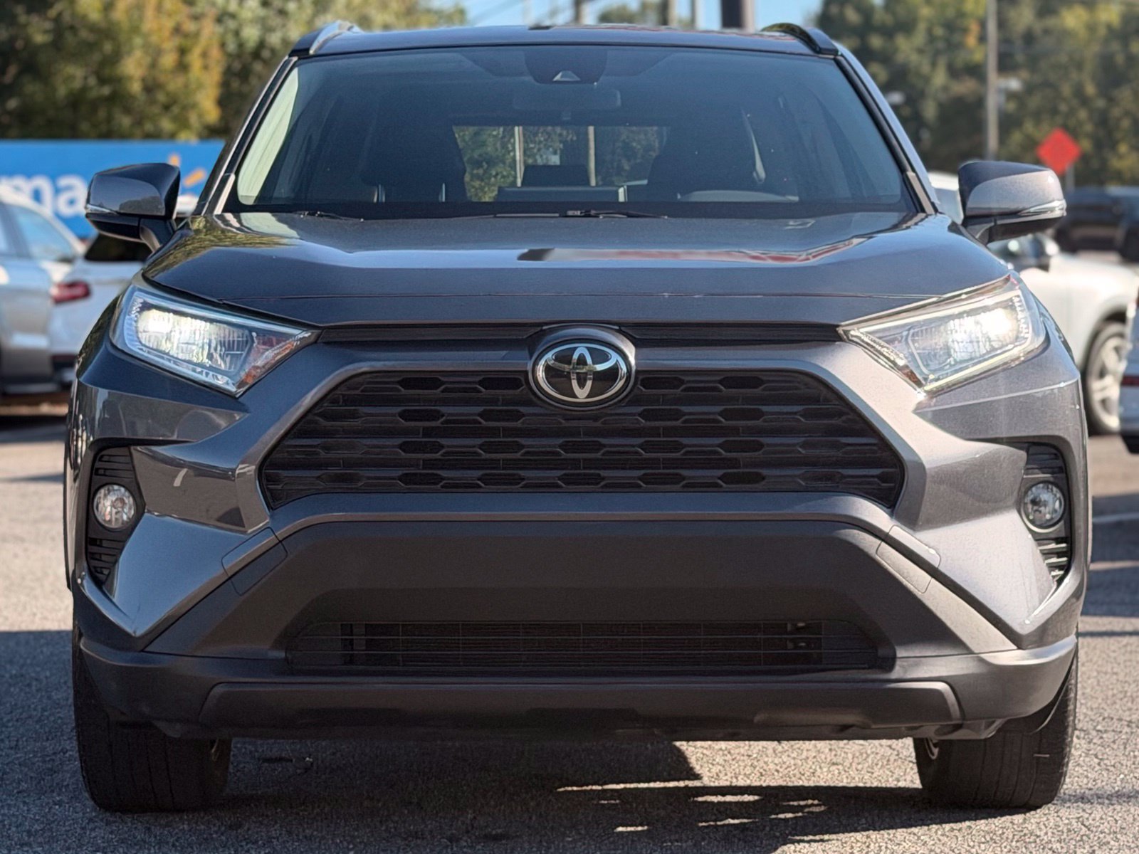 Used 2019 Toyota RAV4 XLE Premium FWD image 8