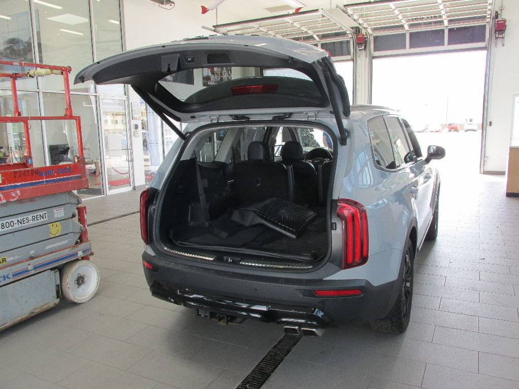 Used 2022 Kia Telluride SX w/ SX Prestige Package image 33