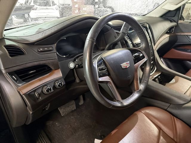 Used 2017 Cadillac Escalade Premium Luxury image 8