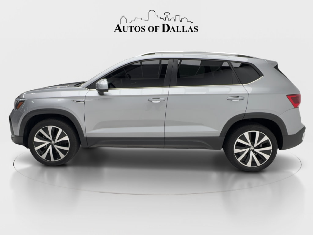 Used 2023 Volkswagen Taos SE w/ Panoramic Sunroof Package FWD image 6