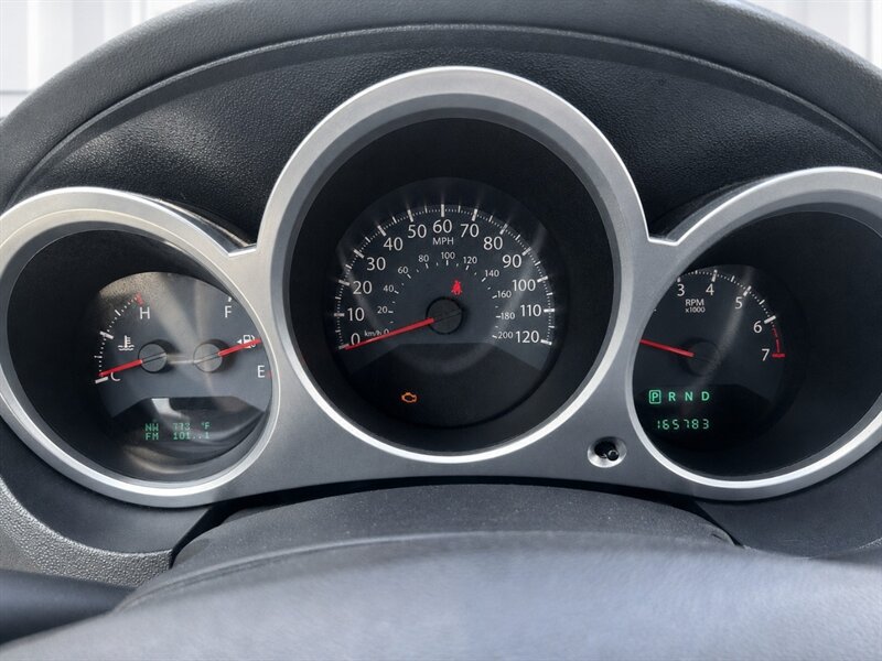 Used 2010 Chrysler Sebring Limited FWD image 11