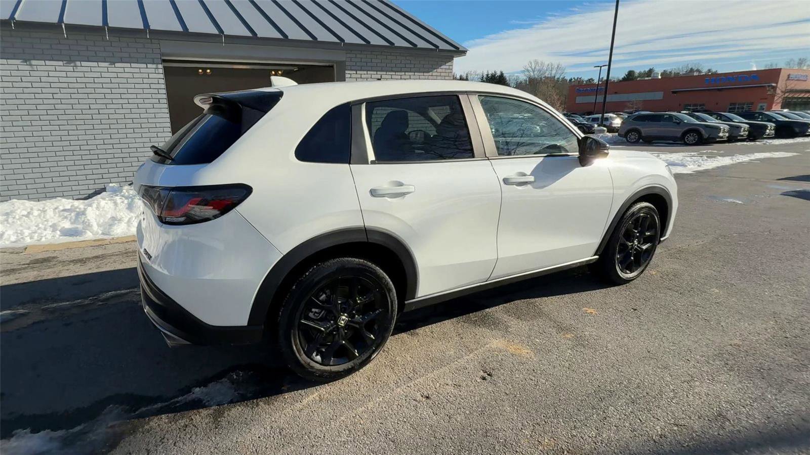 Used 2025 Honda HR-V Sport image 8