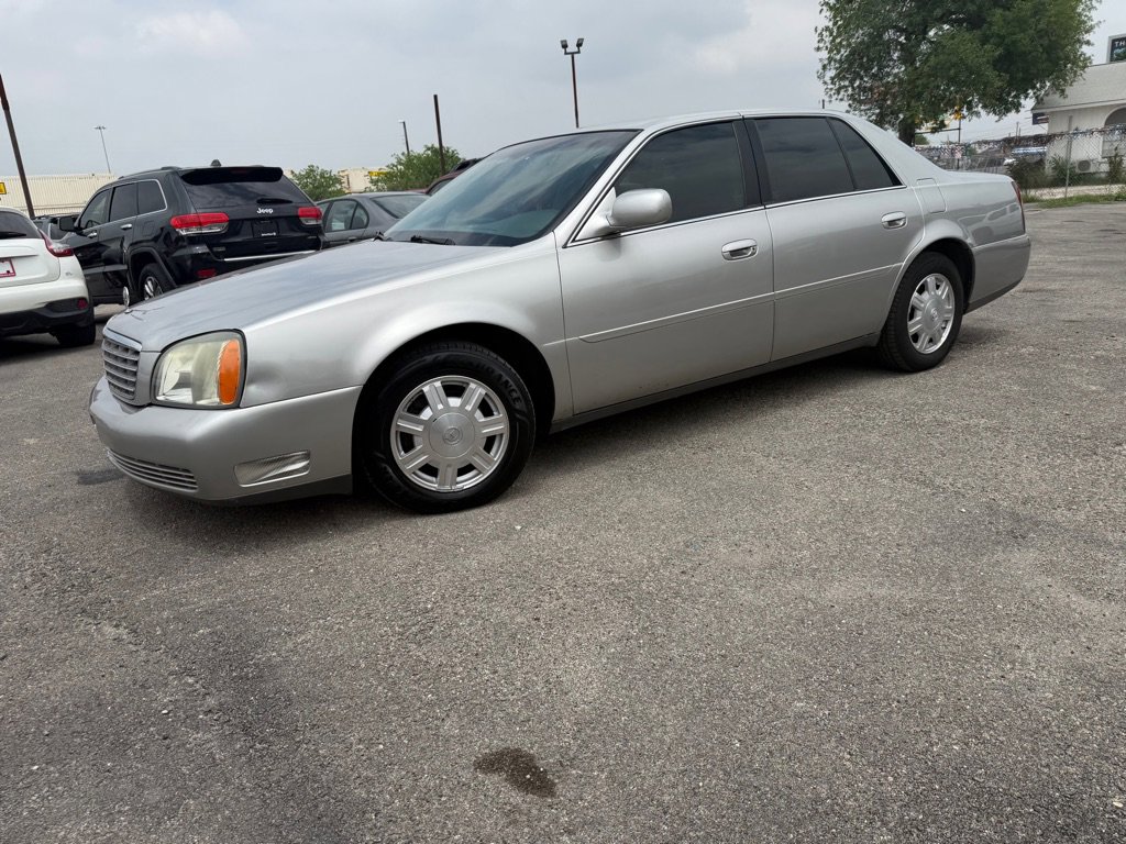 Used 2005 Cadillac De Ville FWD image 1