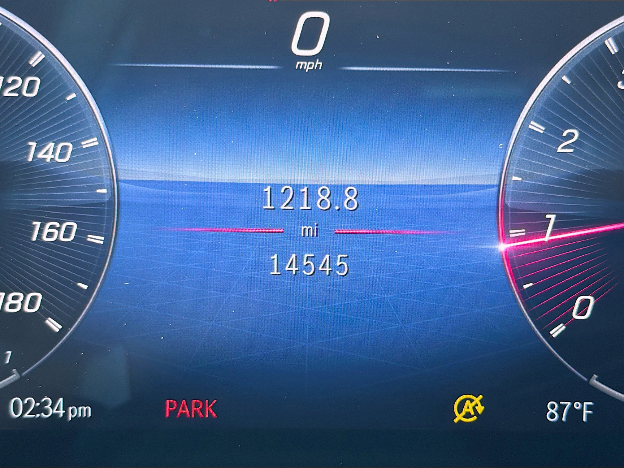 Used 2025 Mercedes-Benz GLB 35 AMG 4MATIC image 39