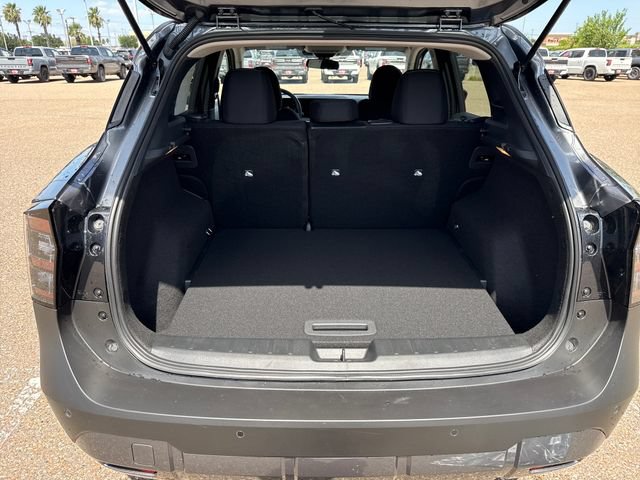 New 2026 Nissan Kicks SV w/ Cold Weather Package FWD image 18