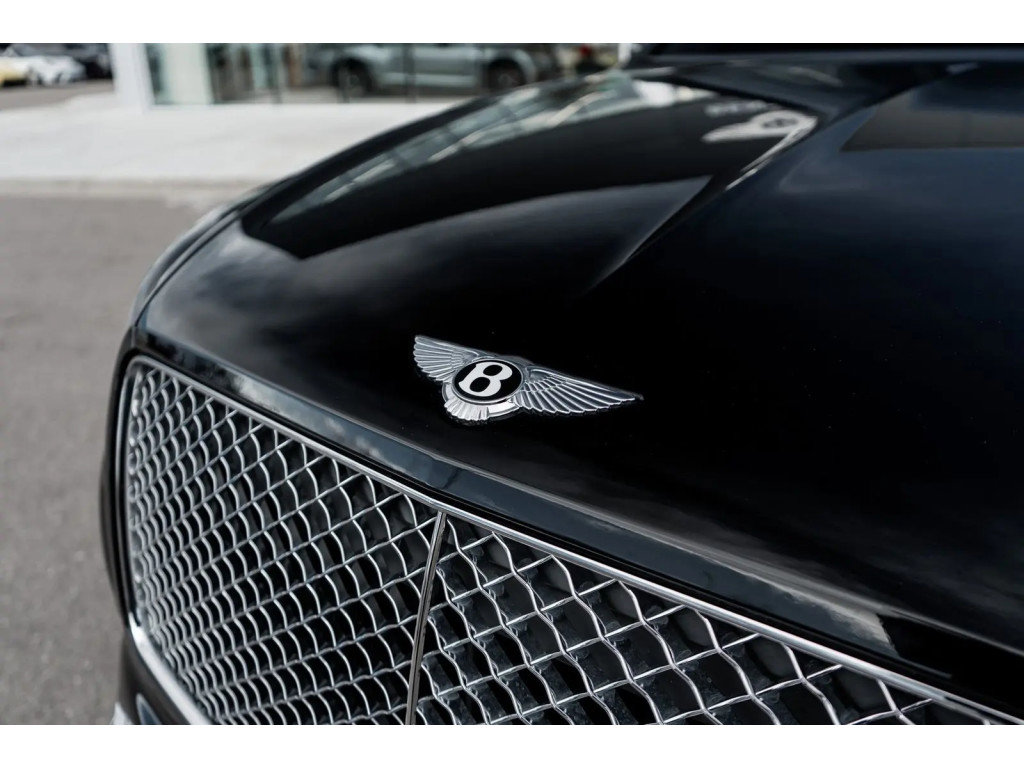 Used 2022 Bentley Bentayga image 22