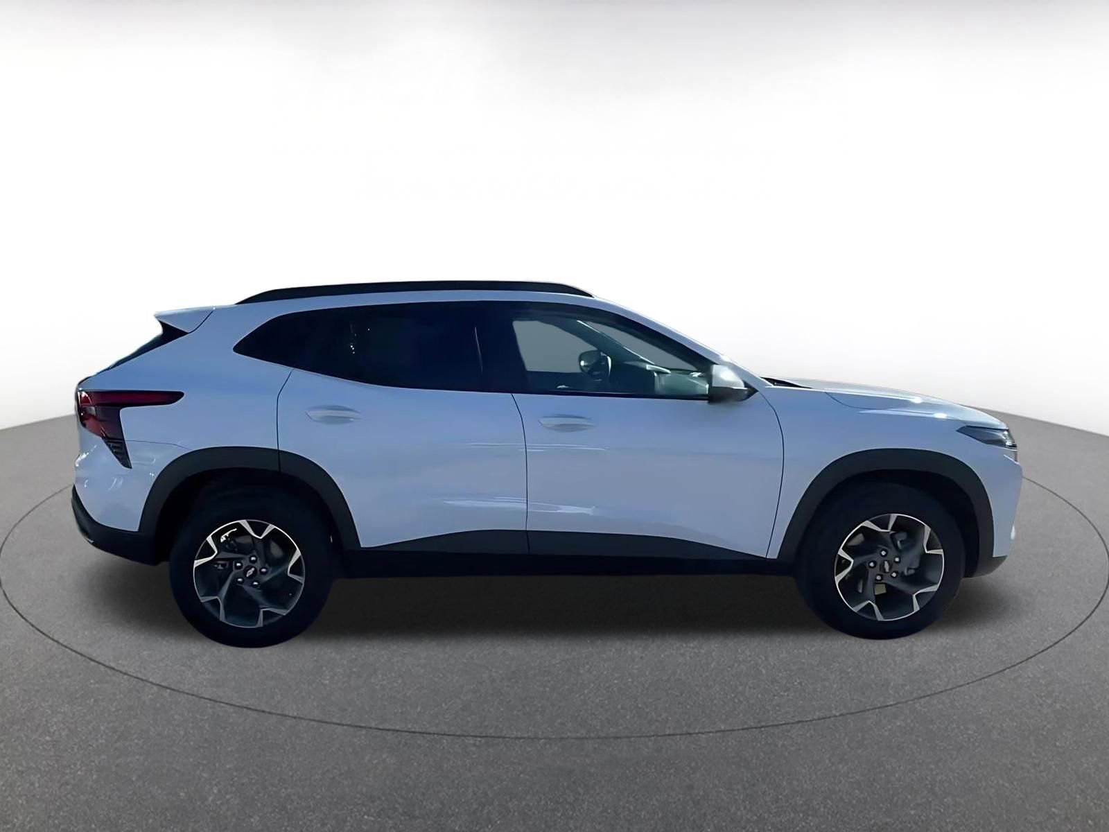 Used 2025 Chevrolet Trax LT image 16