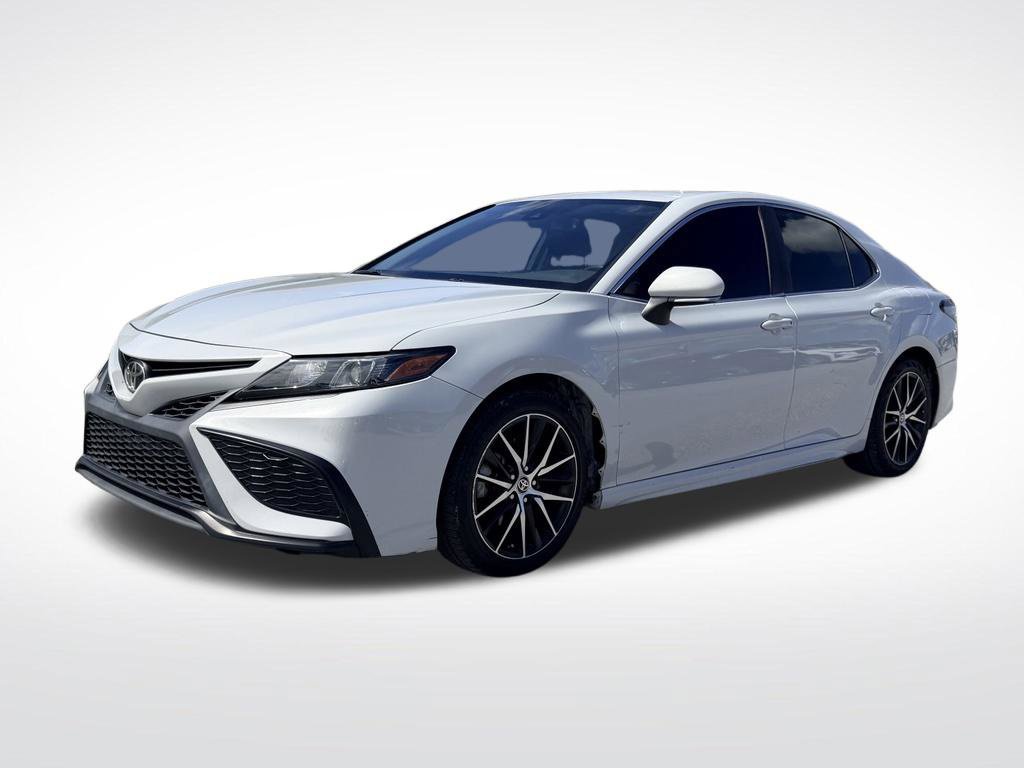 Used 2022 Toyota Camry SE FWD image 2