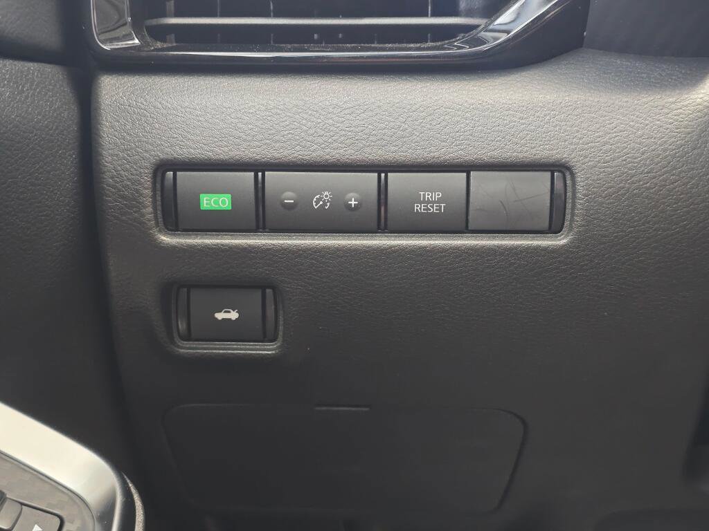 Used 2023 Nissan Sentra SR w/ SR Premium Package image 26