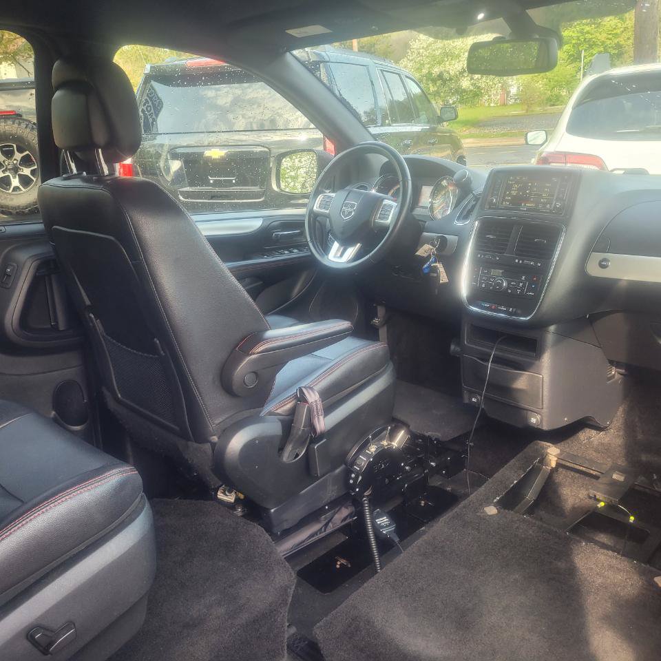 Used 2019 Dodge Grand Caravan GT FWD image 23