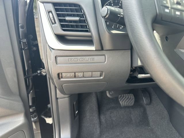 New 2026 Nissan Rogue S image 18