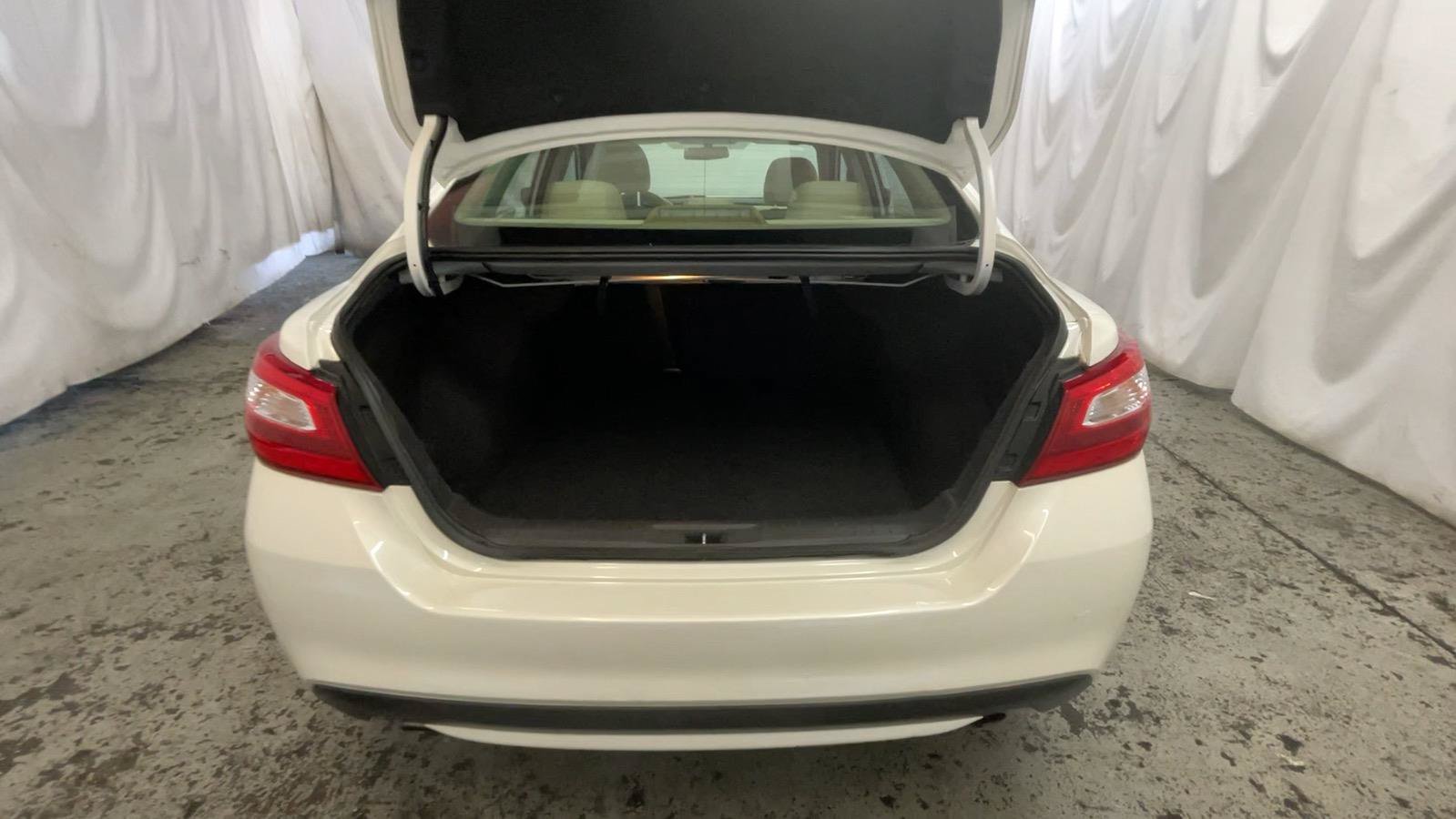 Used 2017 Nissan Altima 2.5 SV FWD image 21
