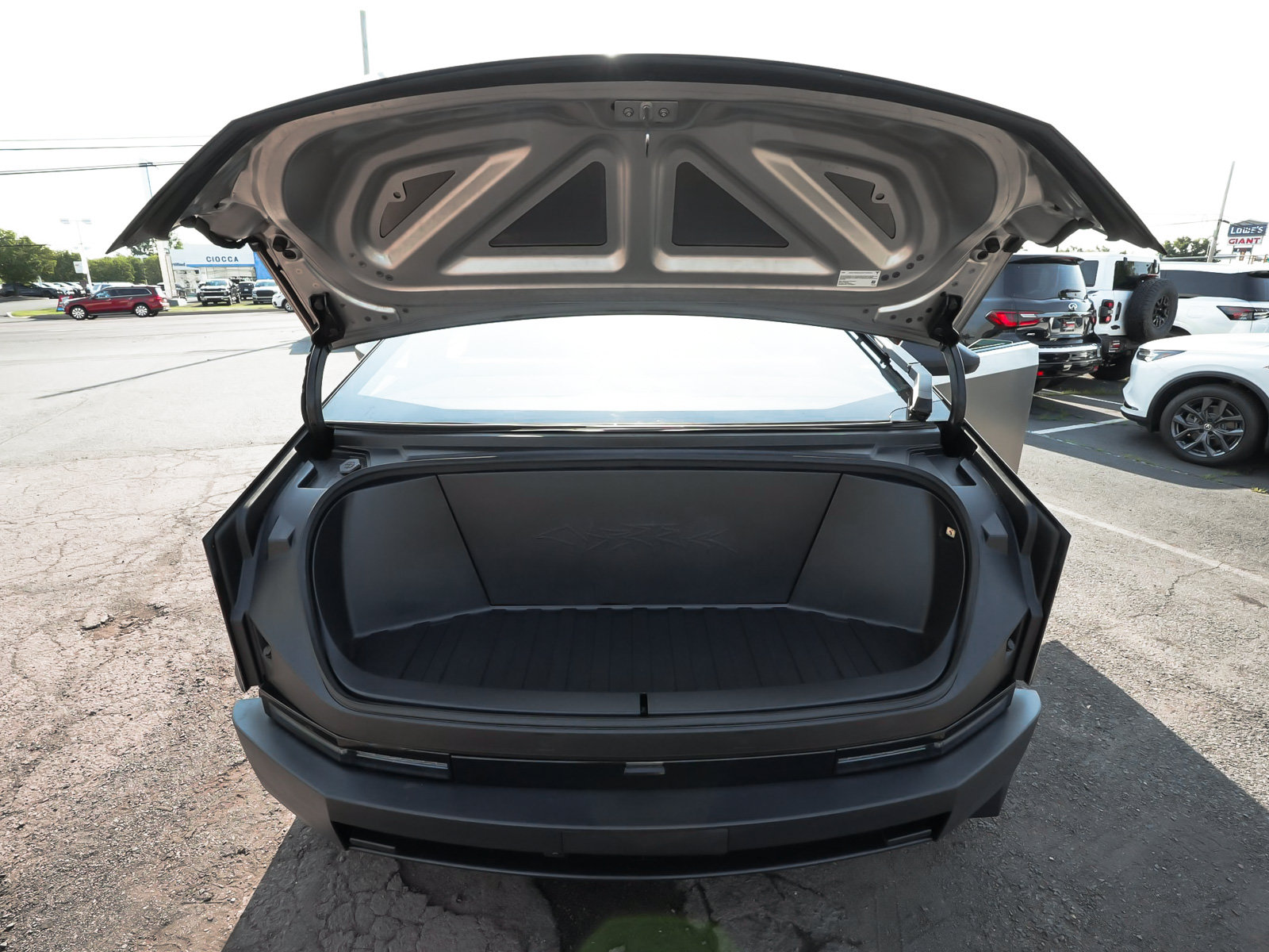 Used 2025 Tesla Cybertruck AWD Crew Cab image 50