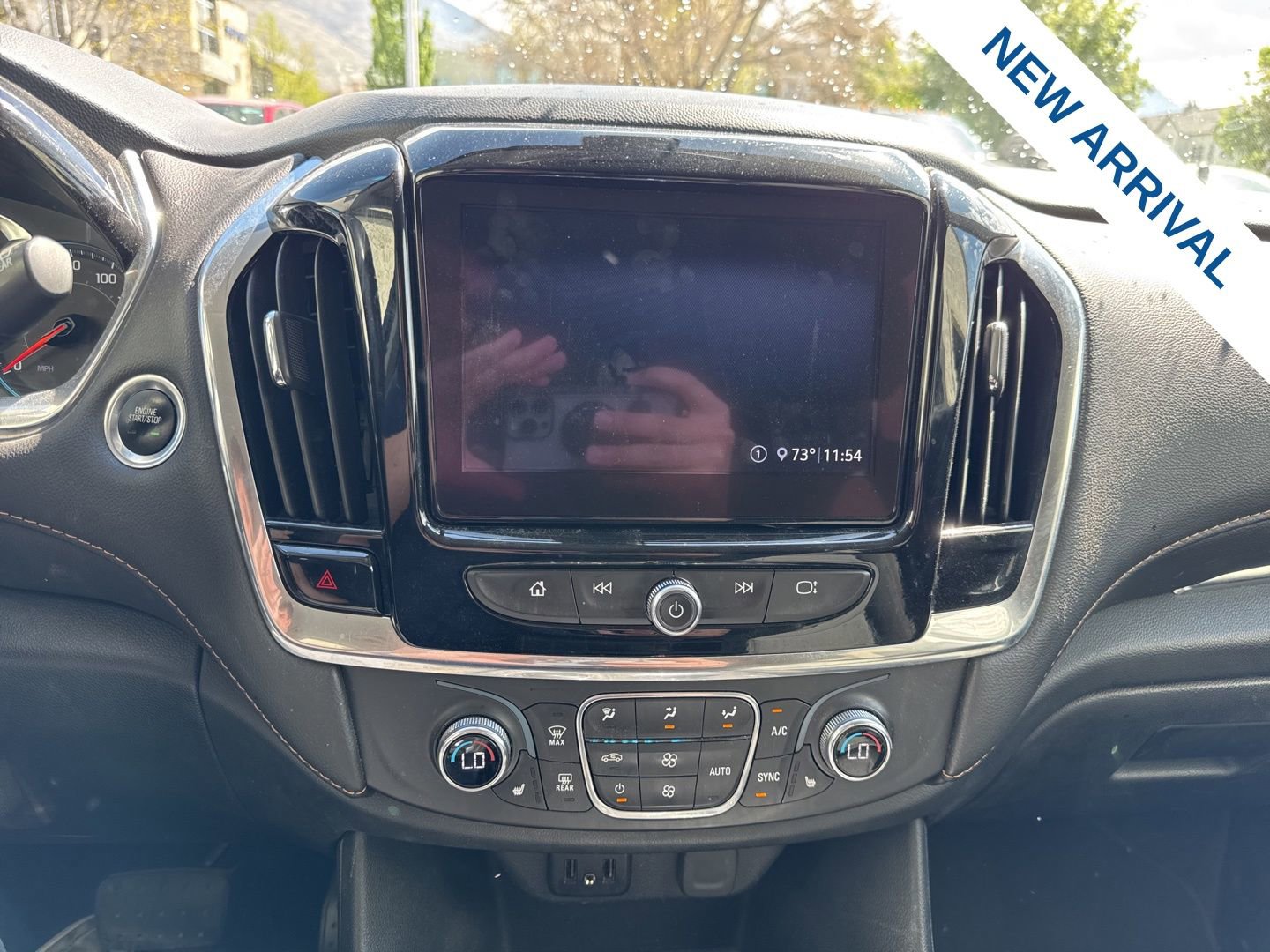 Used 2020 Chevrolet Traverse LT image 25